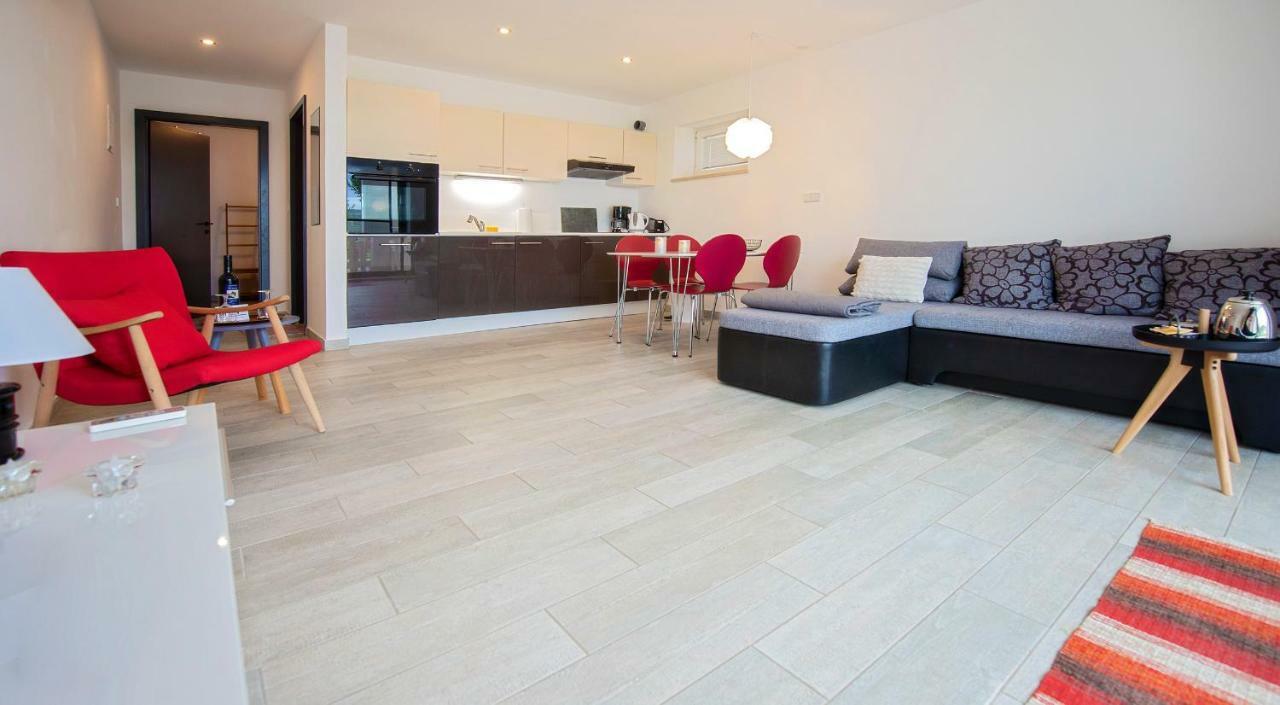 Midavkl Apartment พิโรวัซ ภายนอก รูปภาพ