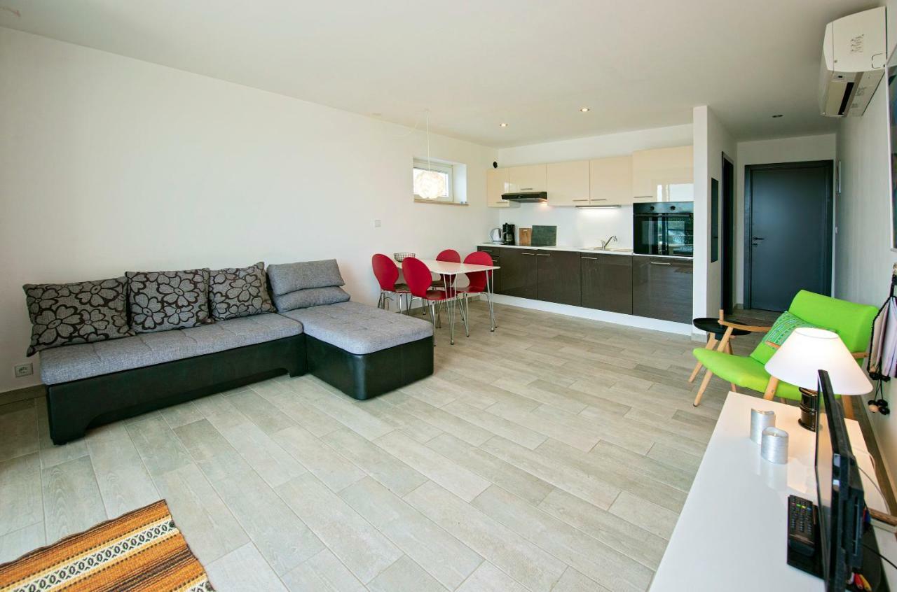 Midavkl Apartment พิโรวัซ ภายนอก รูปภาพ